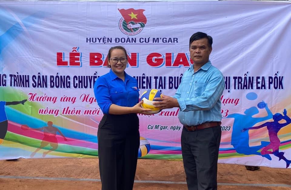 Tuổi trẻ thị trấn Ea Pốk phối hợp chung tay xây dựng nông thôn mới, đô thị văn minh